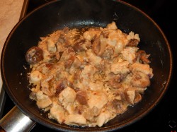 Жульен с грибами в горшочках