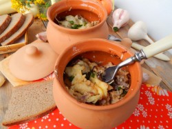 Жульен с грибами в горшочках