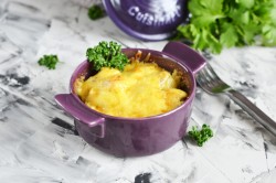 название картинки Жульен с курицей и грибами в духовке