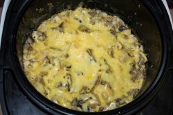 название картинки Жульен в мультиварке с курицей и грибами