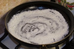 название картинки Жульен в горшочке с курицей и грибами