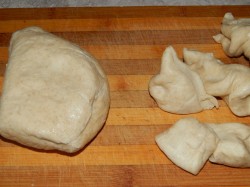 название картинки Жульен с курицей и сметаной в тарталетках