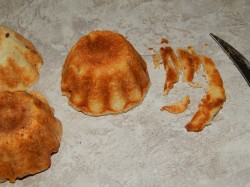 название картинки Жульен с курицей и сметаной в тарталетках
