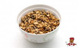 название картинки Жульен с курицей и грибами в формочках для кекса