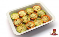 название картинки Жульен с курицей и грибами в формочках для кекса