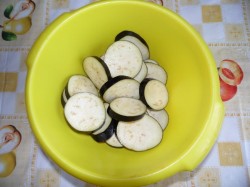 название картинки Баклажаны и кабачки с сыром в микроволновке