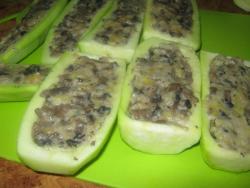 название картинки Кабачков в духовке с фаршем и грибами