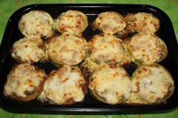 Кабачки фаршированные грибами в духовке