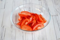 название картинки Кабачки жареные с чесноком помидорами