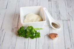 название картинки Кабачки жареные с чесноком помидорами