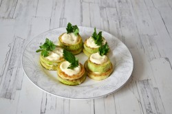 Кабачки на сковороде с майонезом