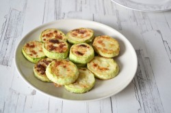 Кабачки на сковороде с майонезом