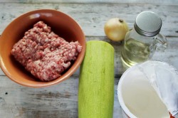 Кабачки с фаршем на сковороде