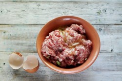 Кабачки с фаршем на сковороде