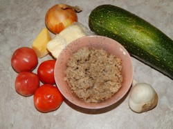 Кабачки с фаршем в духовке с помидорами - шаг 1 Кабачки с фаршем в духовке с помидорами - шаг 1