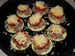 Кабачки с фаршем в духовке с помидорами - шаг 7 Кабачки с фаршем в духовке с помидорами - шаг 7