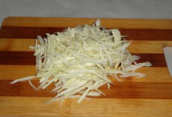 Кабачки с капустой и картошкой в мультиварке