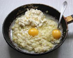 Кабачки с луком и творогом