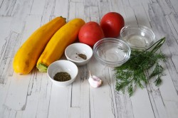 название картинки Кабачки с помидорами на сковороде