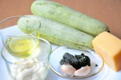 Кабачки жареные с сыром и чесноком - шаг 1 Кабачки жареные с сыром и чесноком - шаг 1