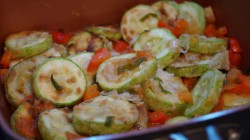 Жареные кабачки с томатами и болгарским перцем - шаг 7 Жареные кабачки с томатами и болгарским перцем - шаг 7