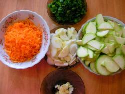 название картинки Тушеные кабачки с помидорами, морковью