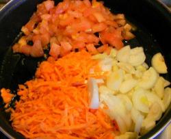 название картинки Тушеные кабачки с помидорами, морковью