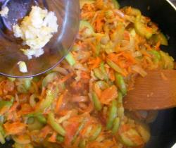 название картинки Тушеные кабачки с помидорами, морковью