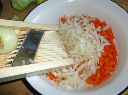 Кабачки тушеные с морковью и луком