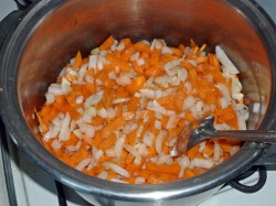 Кабачки тушеные с морковью и луком