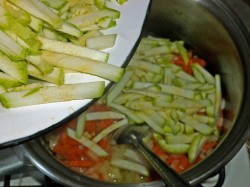 Кабачки тушеные с морковью и луком