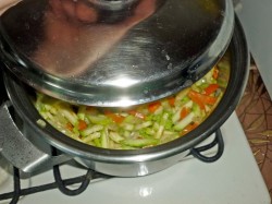 Кабачки тушеные с морковью и луком