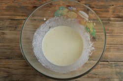 Кабачки в кляре на сковороде с чесноком - шаг 4 Кабачки в кляре на сковороде с чесноком - шаг 4