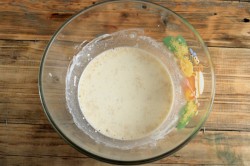 Кабачки в кляре на сковороде с чесноком - шаг 5 Кабачки в кляре на сковороде с чесноком - шаг 5