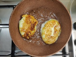 название картинки Кабачки в кляре с сыром на сковороде