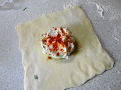 Кабачки в слоеном тесте запеченные - шаг 3 Кабачки в слоеном тесте запеченные - шаг 3