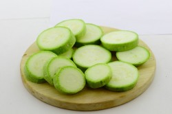 Кабачки запечённые с сыром в мультиварке - шаг 2