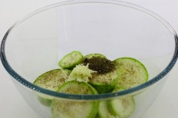 Кабачки запечённые с сыром в мультиварке - шаг 5