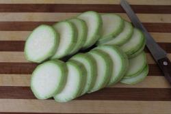 название картинки Кабачки жареные с чесноком и майонезом быстро и вкусно