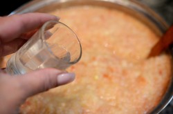 название картинки Икра кабачковая с чесноком и томатной пастой и майонезом на