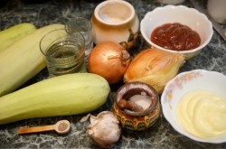 название картинки Икра кабачковая с чесноком и томатной пастой и майонезом на