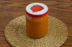 название картинки Кабачковая икра с томатной пастой и луком на зиму