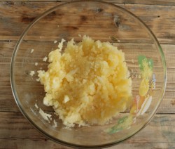 Кабачковые оладьи с сыром - шаг 1 Кабачковые оладьи с сыром - шаг 1