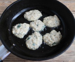 Кабачковые оладьи с сыром - шаг 6 Кабачковые оладьи с сыром - шаг 6