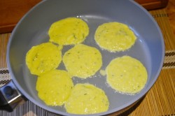 название картинки Кабачковые оладушки с чесноком и укропом