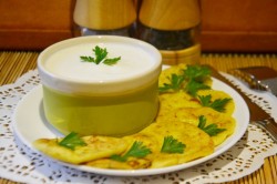 название картинки Кабачковые оладушки с чесноком и укропом