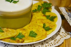 название картинки Кабачковые оладушки с чесноком и укропом