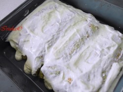 Рулетики из кабачков с куриным филе и овощами в духовке