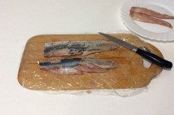 название картинки Как посолить селедку кусочками в домашних условиях