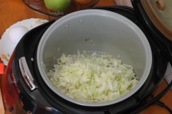 Пирожки в мультиварке с капустой